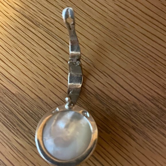 Fresh Water White Mabe Pearl Enchancer Pendant - Picture 8 of 8